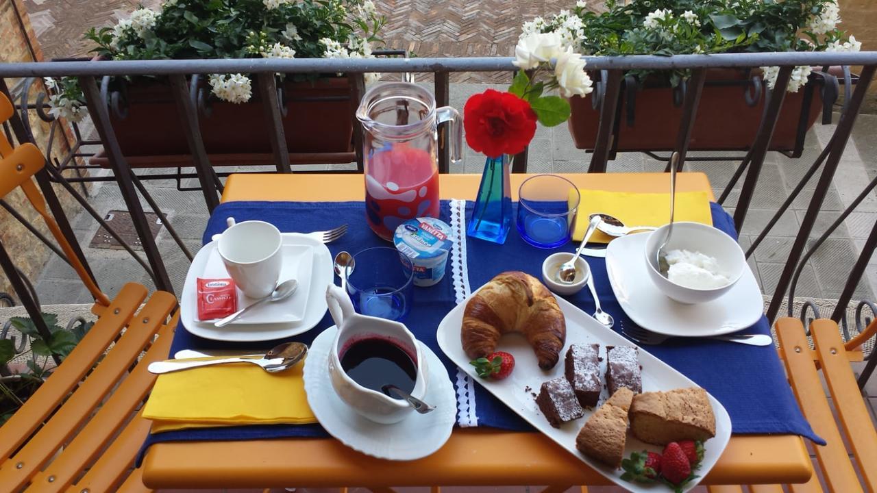 Casa Dolce Casa Bed & Breakfast ปีเอนซา ภายนอก รูปภาพ